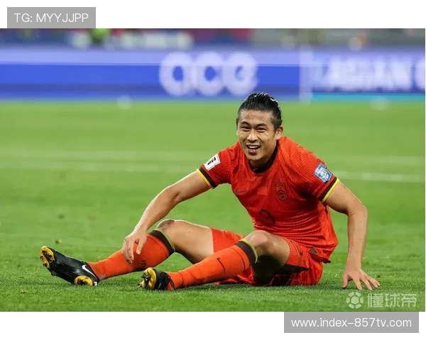 张玉宁的坚持:带伤作战仍是国足锋线最可靠支点 张玉宁的坚持:带伤作战仍是国足锋线最可靠支点