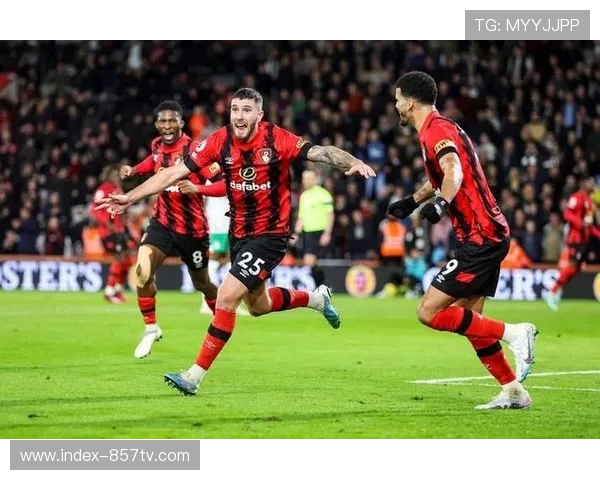 维拉补时绝杀阿森纳，英超争冠悬念再起