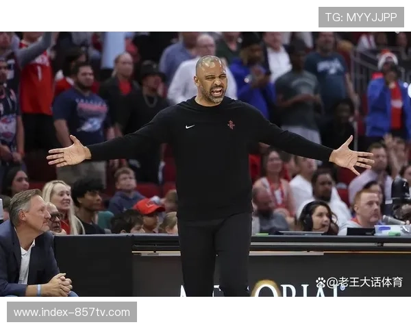 火箭第三节失误频发，76人趁机拉开分差